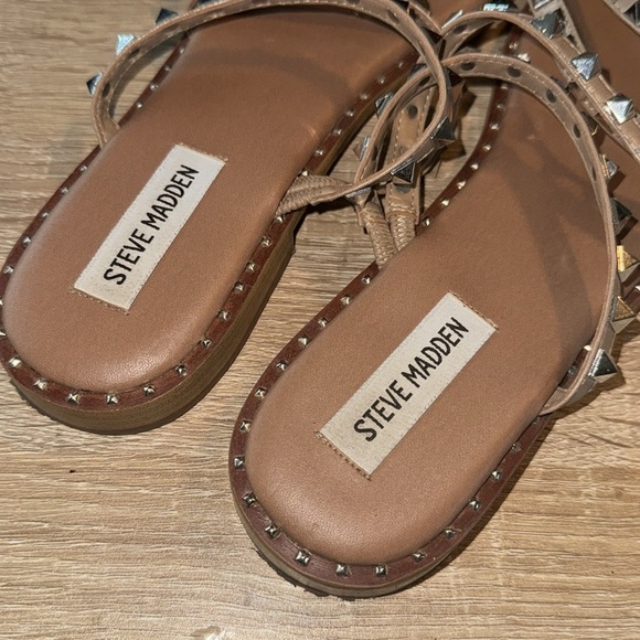 Steve Madden sandals 11 silver Studded Tan Sandals Skyler square toe - Picture 5 of 5